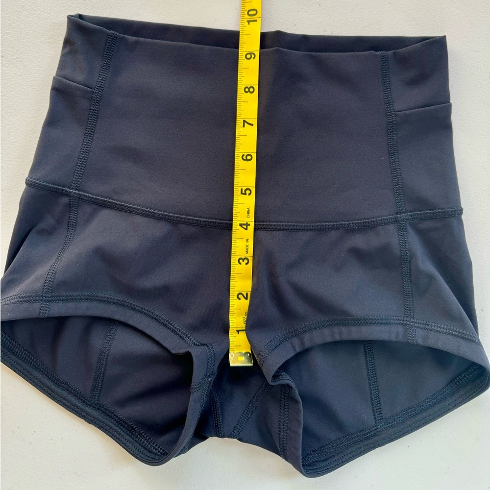 Lululemon In Movement Short Everlux 2” Black Sz 4 - Picture 4 of 7